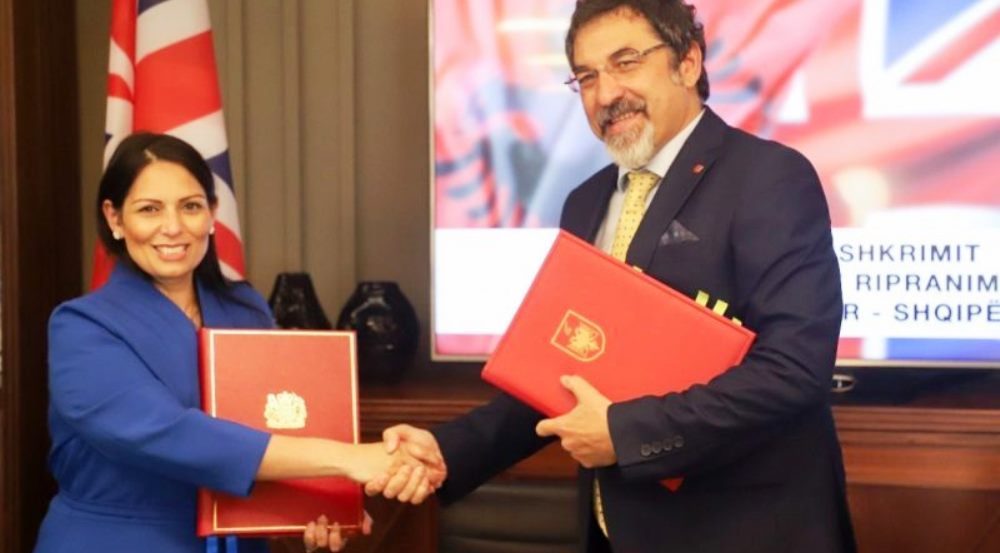 Nuk zbatohet marreveshja, Britania nuk do deportoje azilkerkuesit shqiptare